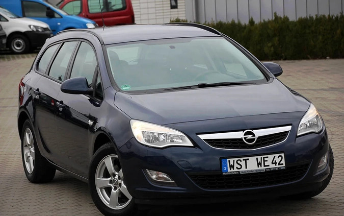 Opel Astra cena 16900 przebieg: 204000, rok produkcji 2011 z Gostynin małe 781